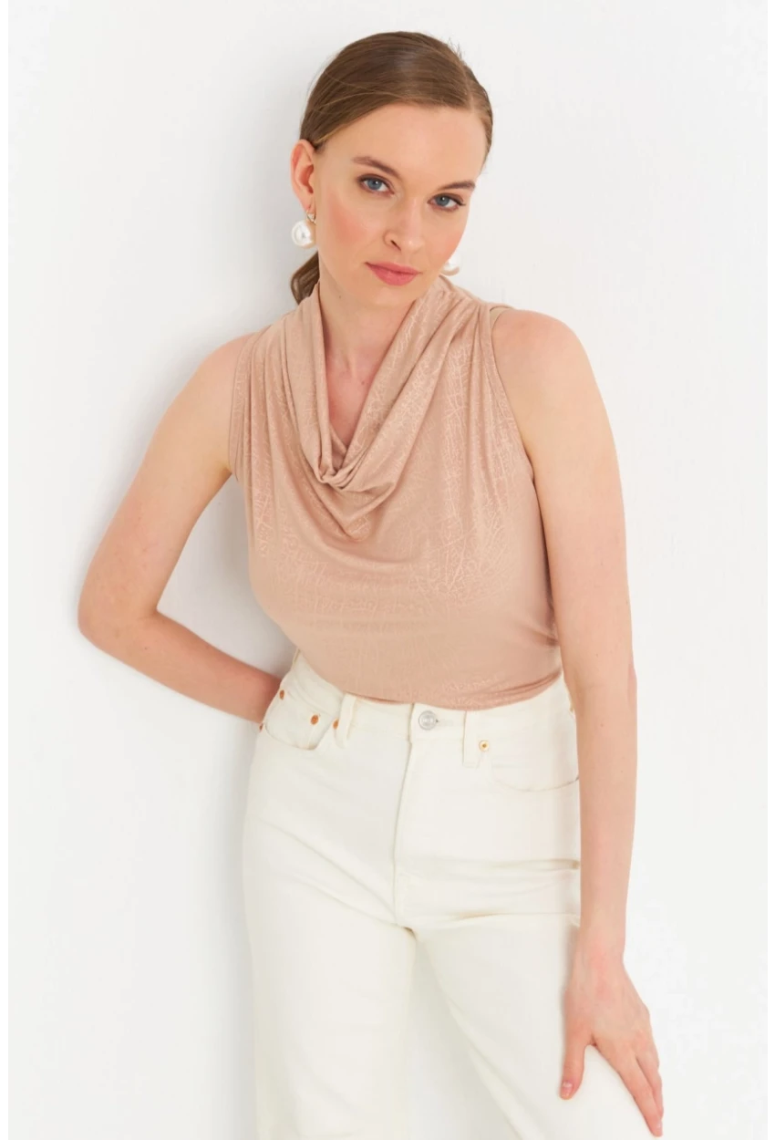 Kadın Bej Sırt Pencereli Desenli Bluz LPP1021