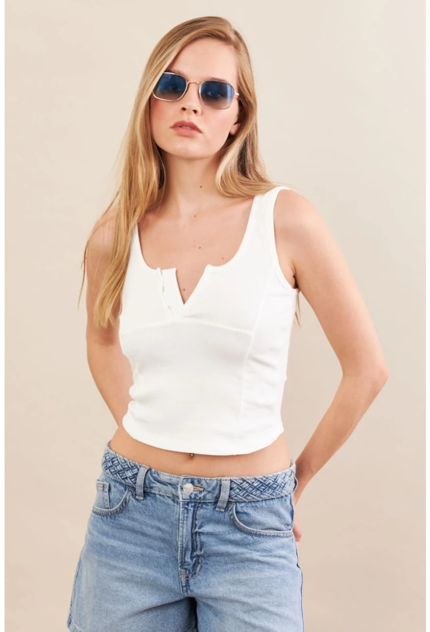 Kadın Beyaz Agraflı Kısa Bluz ZH167