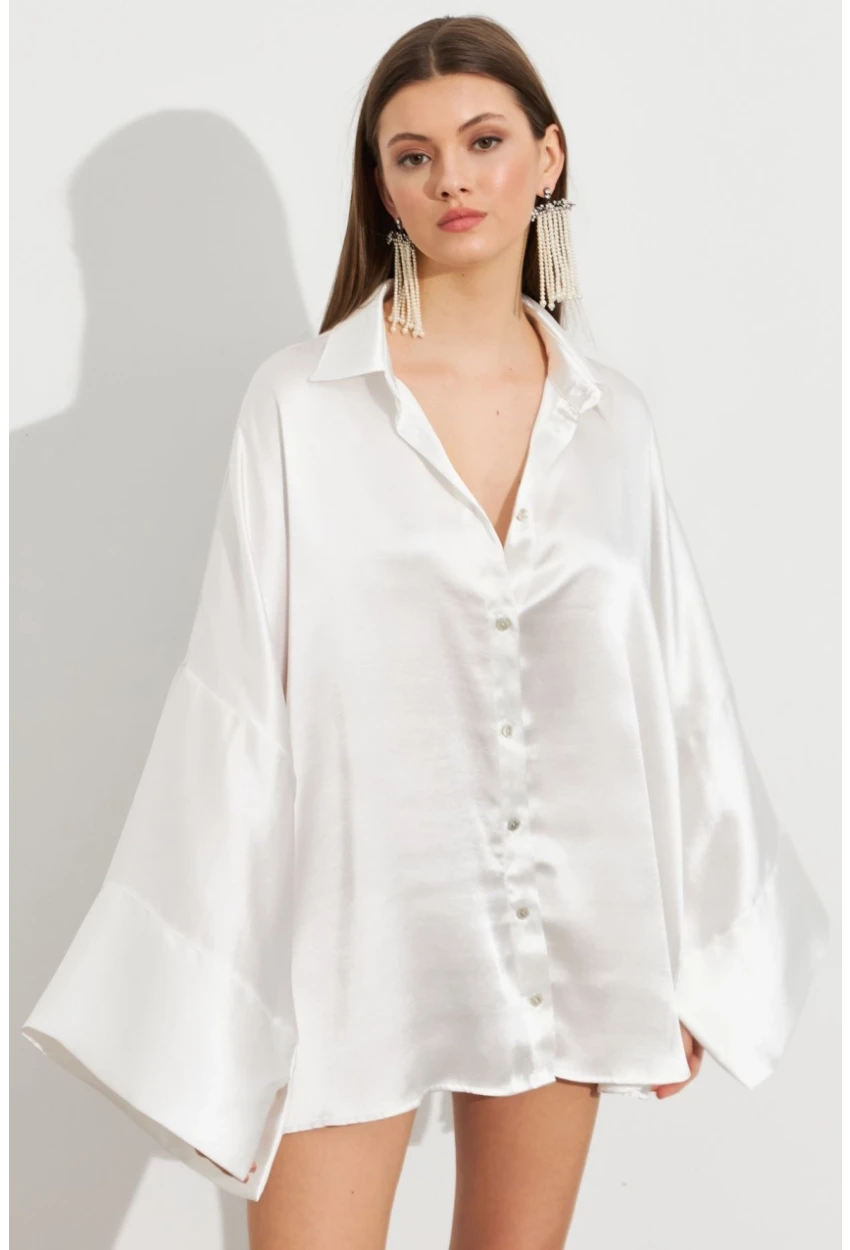 Kadın Beyaz Oversize Gömlek ROP106