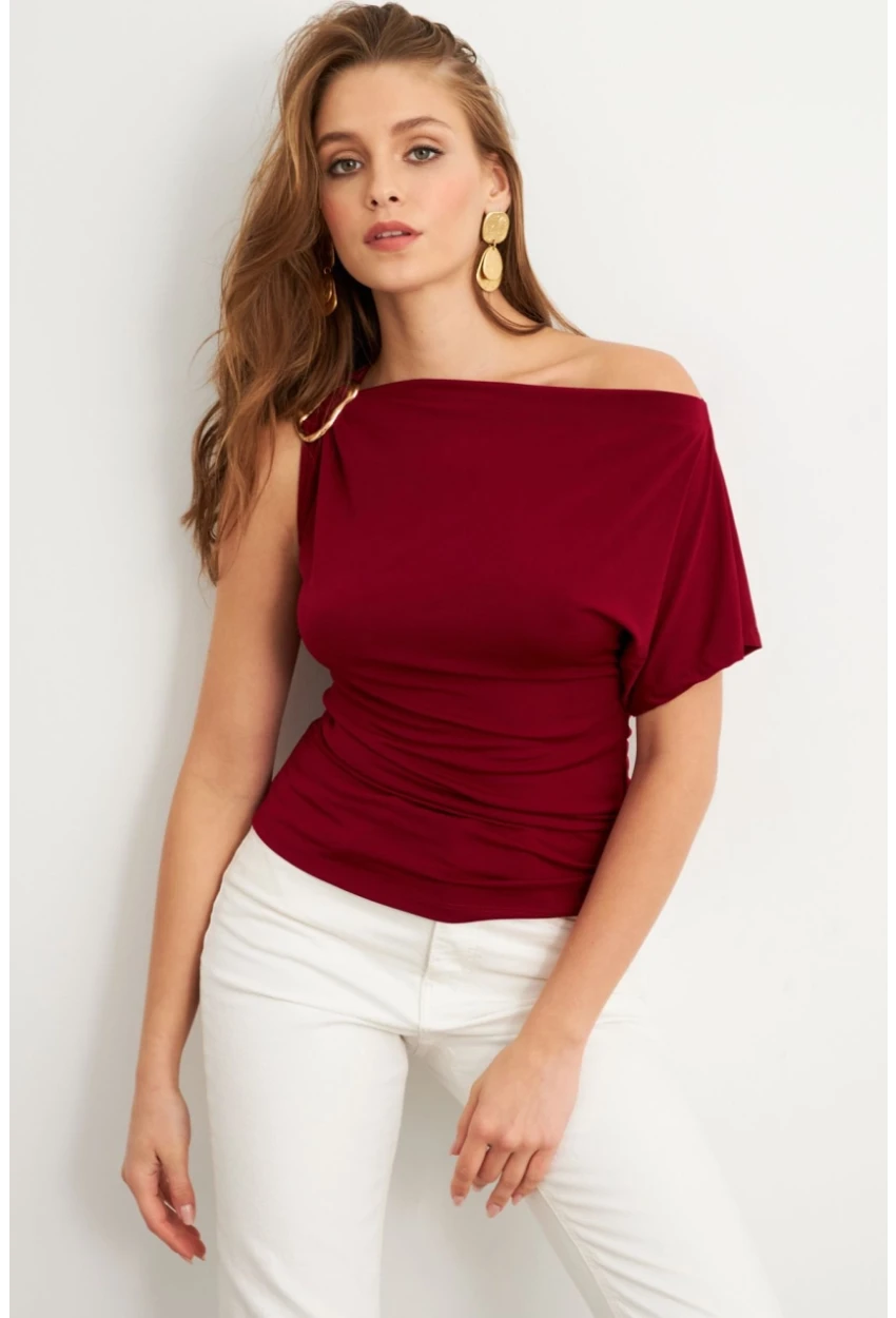 Kadın Bordo Aksesuarlı Asimetrik Kol Bluz VA102
