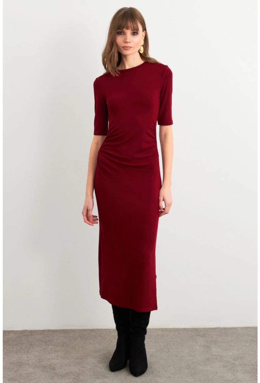 Kadın Bordo Büzgülü Yırtmaçlı Tshırt Elbise FS9594