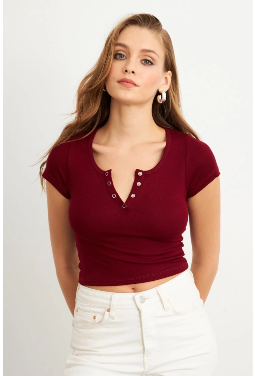 Kadın Bordo Önü Düğmeli Basic T-Shirt TOP07