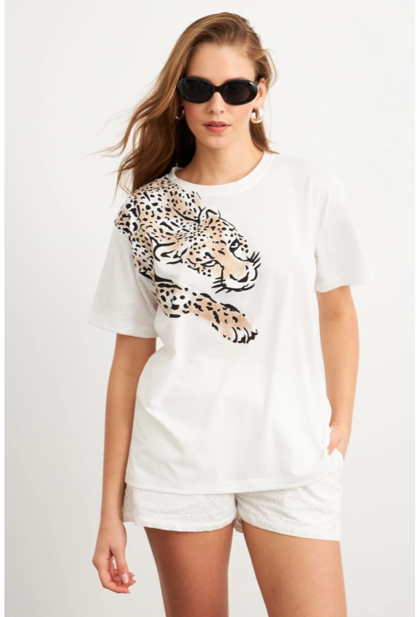 Kadın Ekru Leopar Baskılı T-Shirt FİR2137