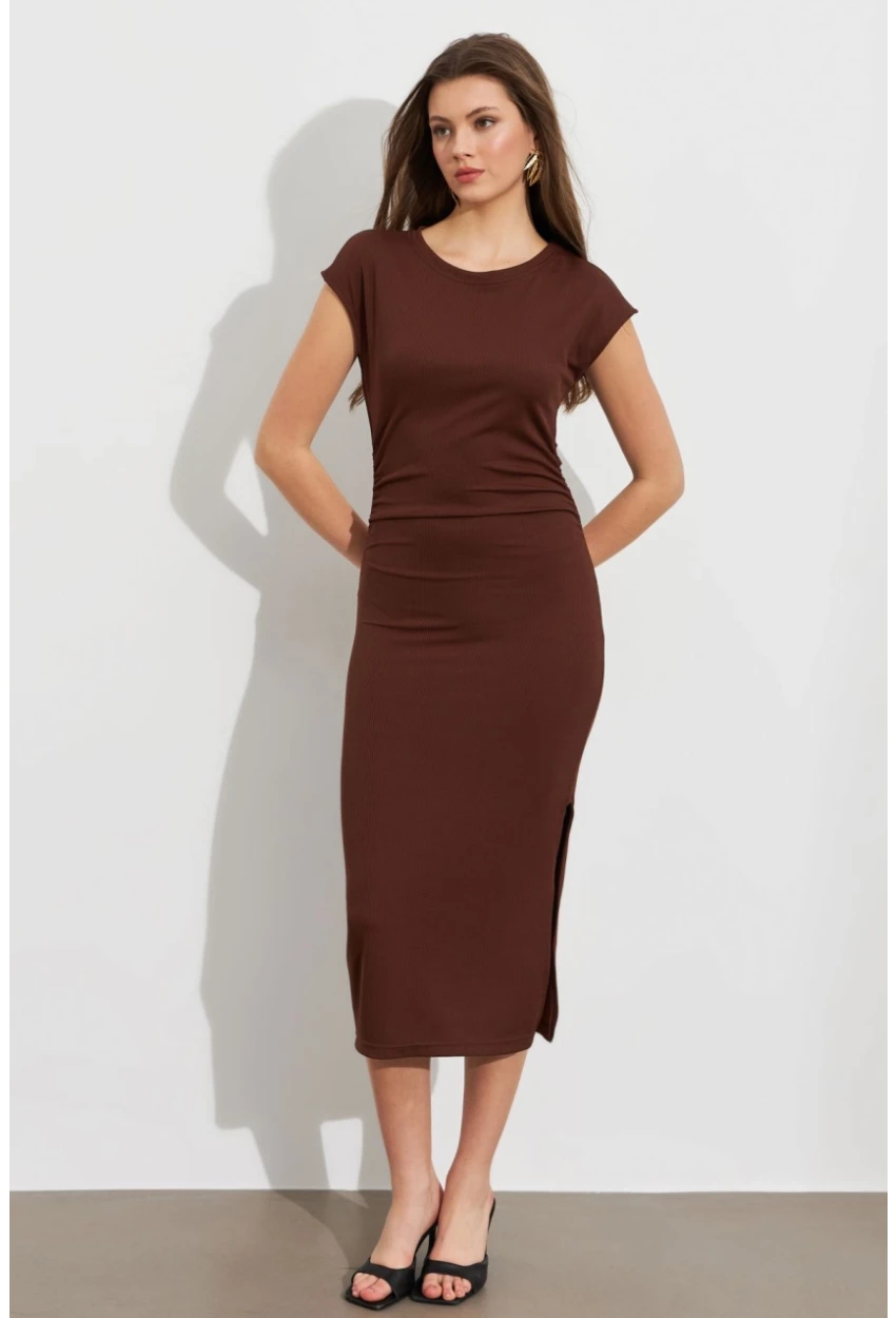 Kadın Kahverengi Büzgülü Midi Elbise MK38