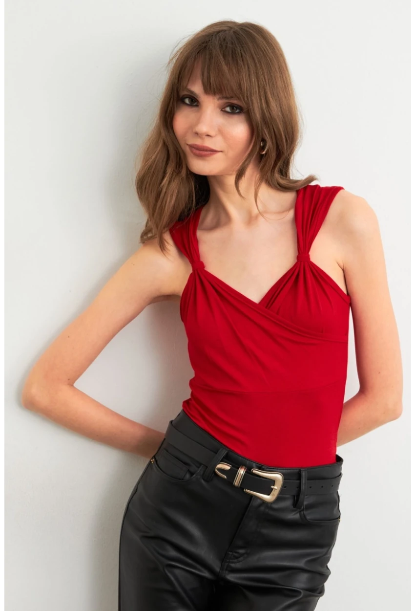 Kadın Kırmızı Omuz Büzgülü Kruvaze Bluz EY3039