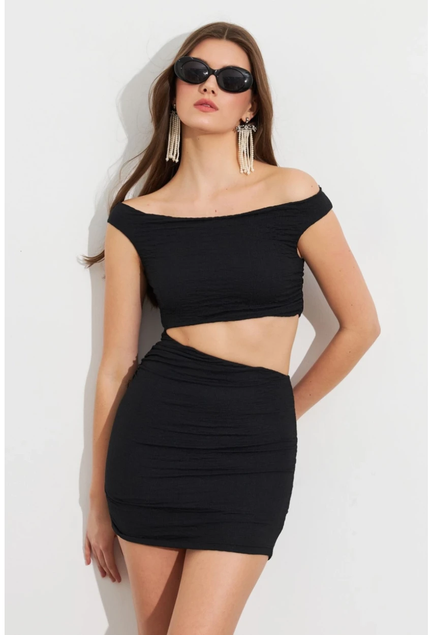 Kadın Siyah Bel Dekolteli Astarlı Mini Elbise ZH319