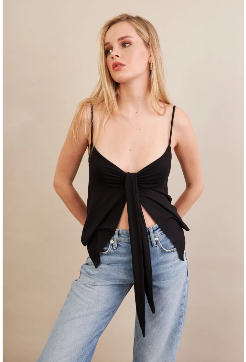 Kadın Siyah Büzgülü Asimetrik Bluz ZH172