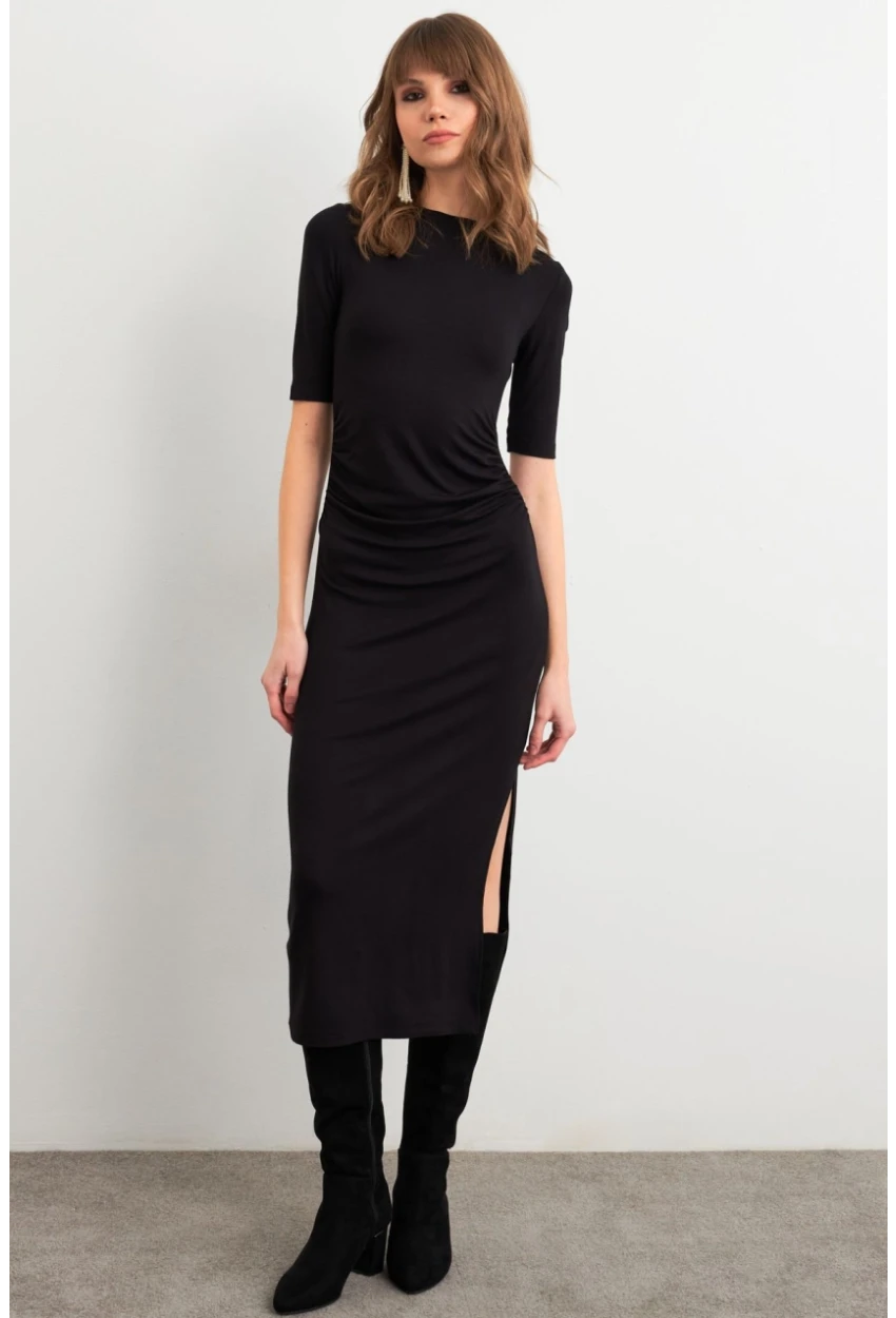 Kadın Siyah Büzgülü Yırtmaçlı Tshırt Elbise FS9594