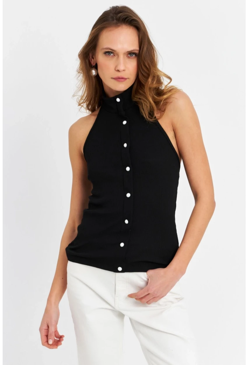 Kadın Siyah Düğme Aksesuarlı Kolsuz Bluz EY3065