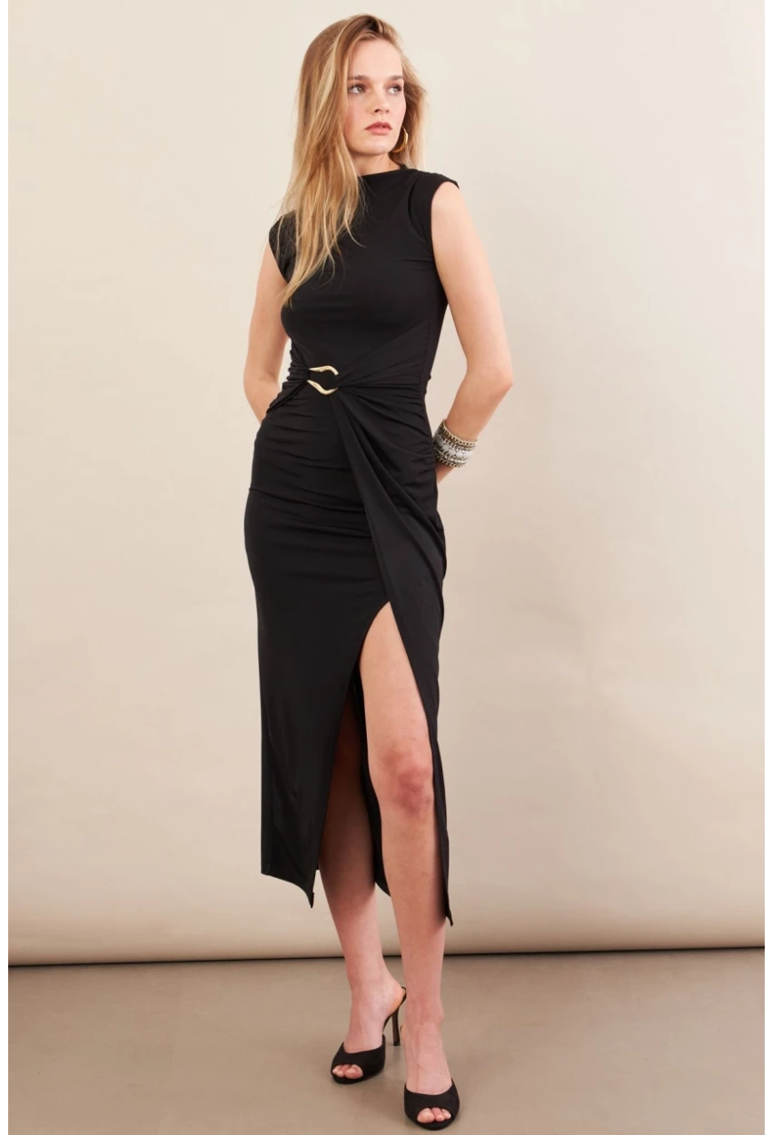 Kadın Siyah Eteği Kruvaze Tokalı Midi elbise KED7340
