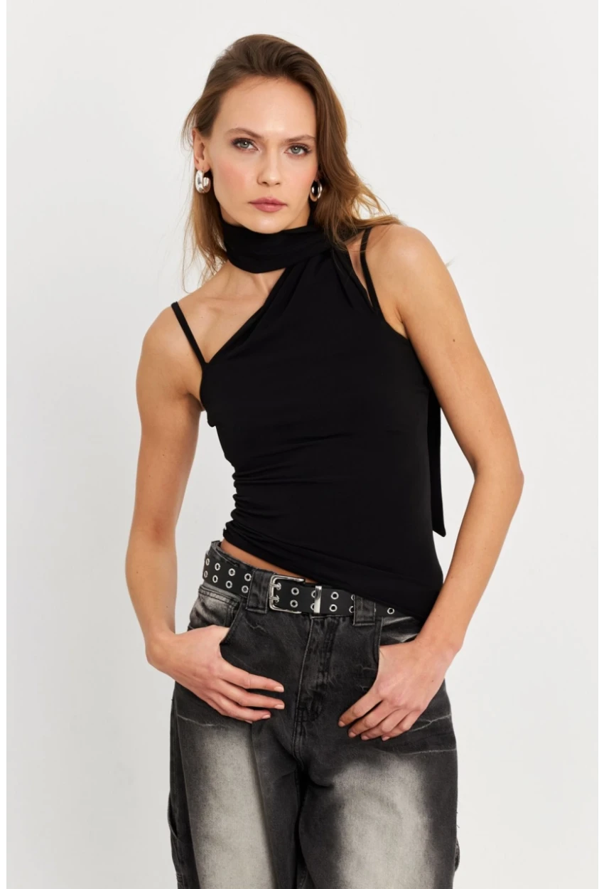 Kadın Siyah Fularlı Asimetrik Bluz HOR0079