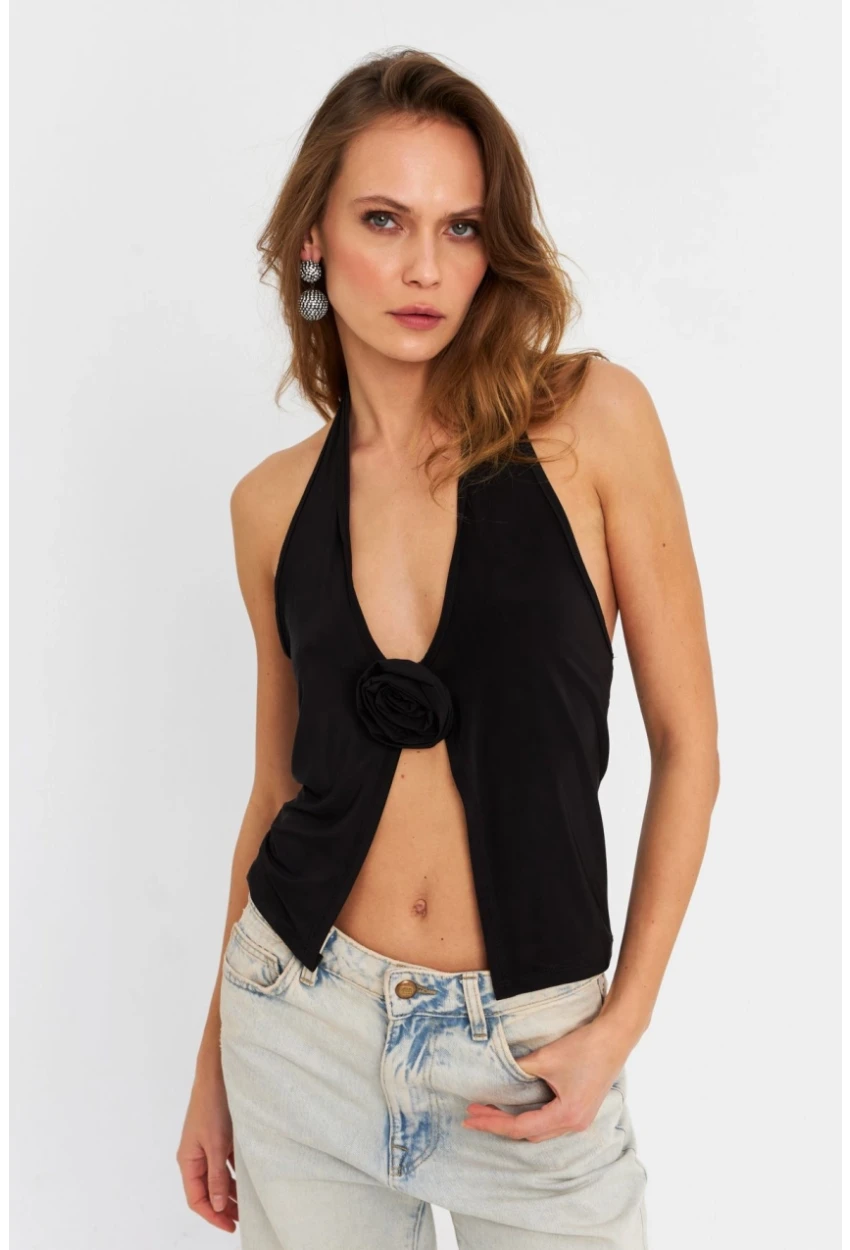 Kadın Siyah Gül Aksesuar Detaylı Crop Bluz ELT3923