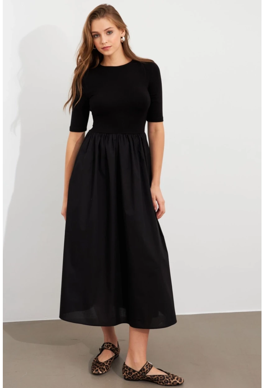 Kadın Siyah Kontrast Kumaşlı Midi Elbise MDMR457