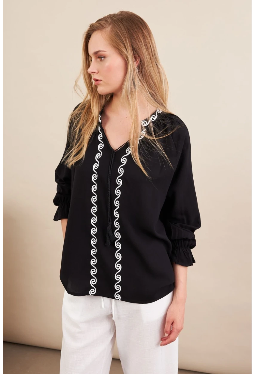 Kadın Siyah Nakışlı Bluz MPC1337