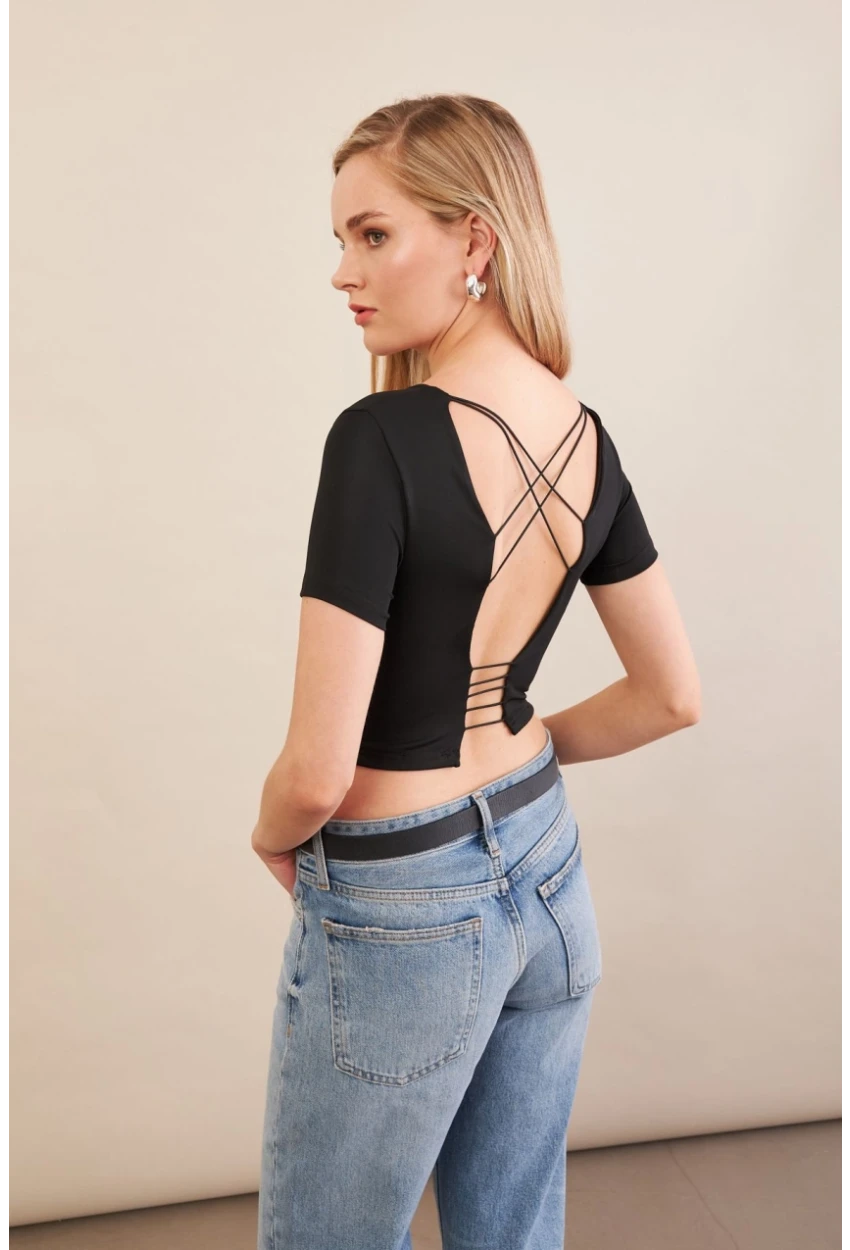 Kadın Siyah Sırtı Açık Crop Bluz AN6038