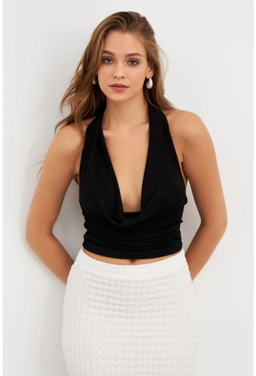 Kadın Siyah Zincir Aksesuarlı Degaje Yaka Bluz MTK13443