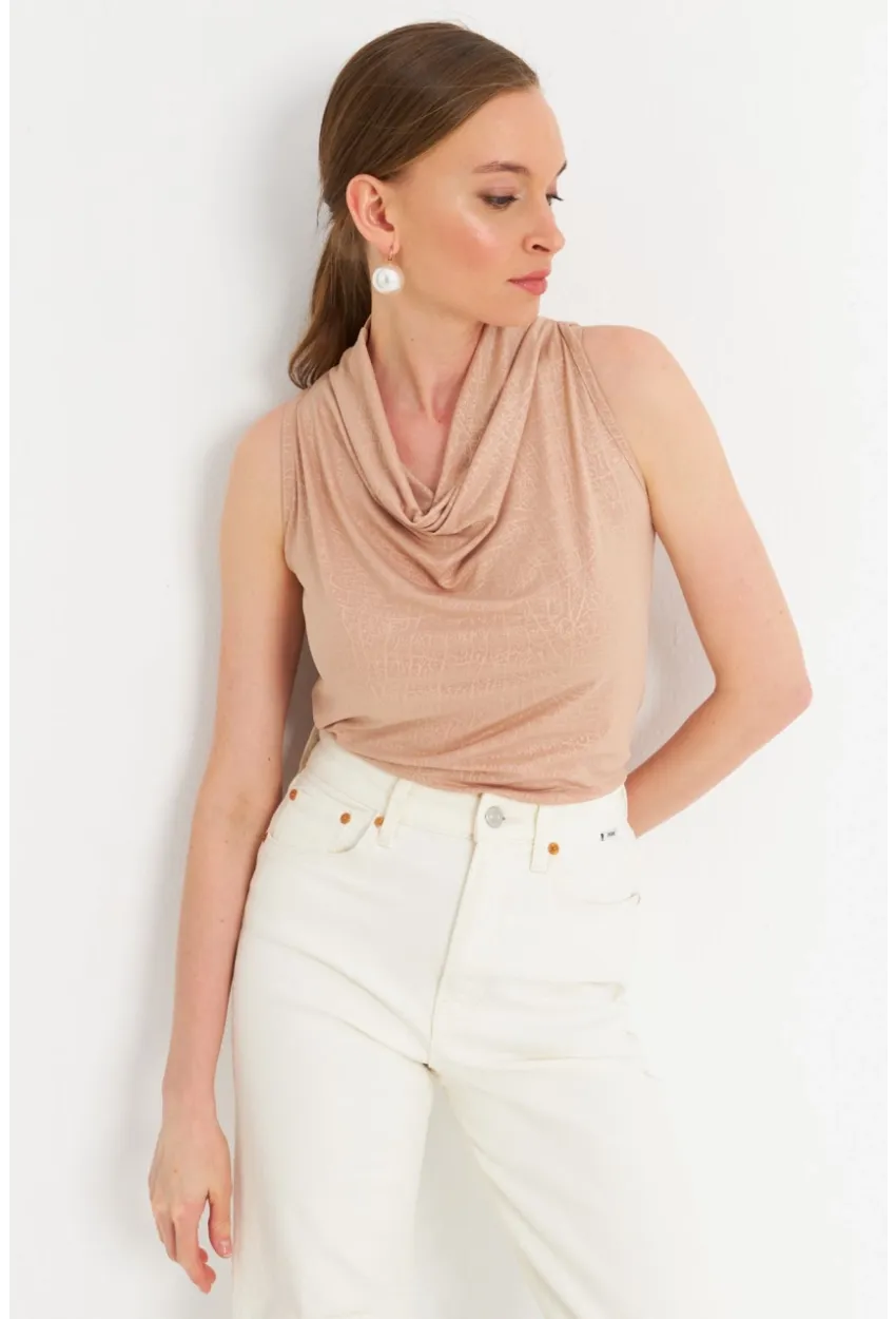 Kadın Bej Sırt Pencereli Desenli Bluz LPP1021