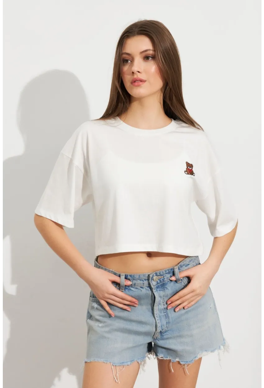 Kadın Beyaz Ayıcık Nakışlı Crop T-Shirt ATS8700