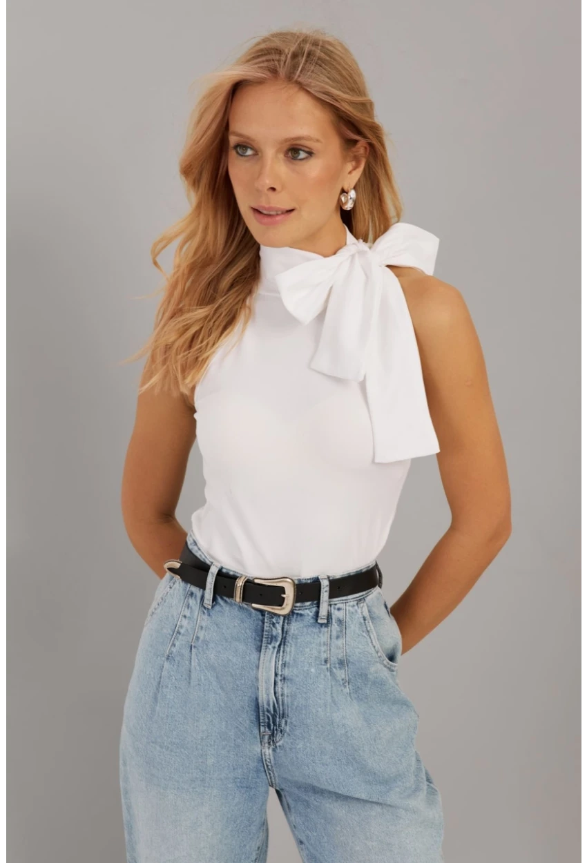 Kadın Beyaz Fiyonklu  Bluz EY2726