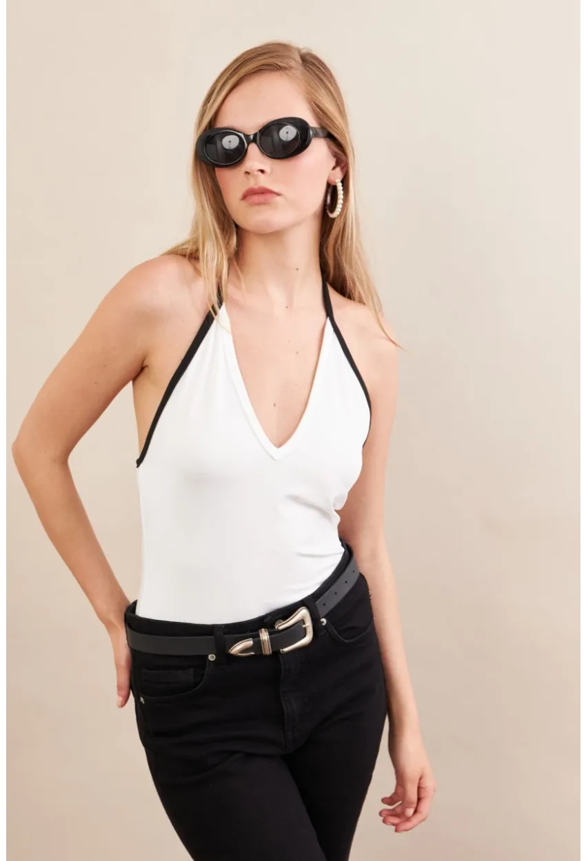 Kadın Beyaz Kontrast Biyeli V Yaka Bluz EY3103