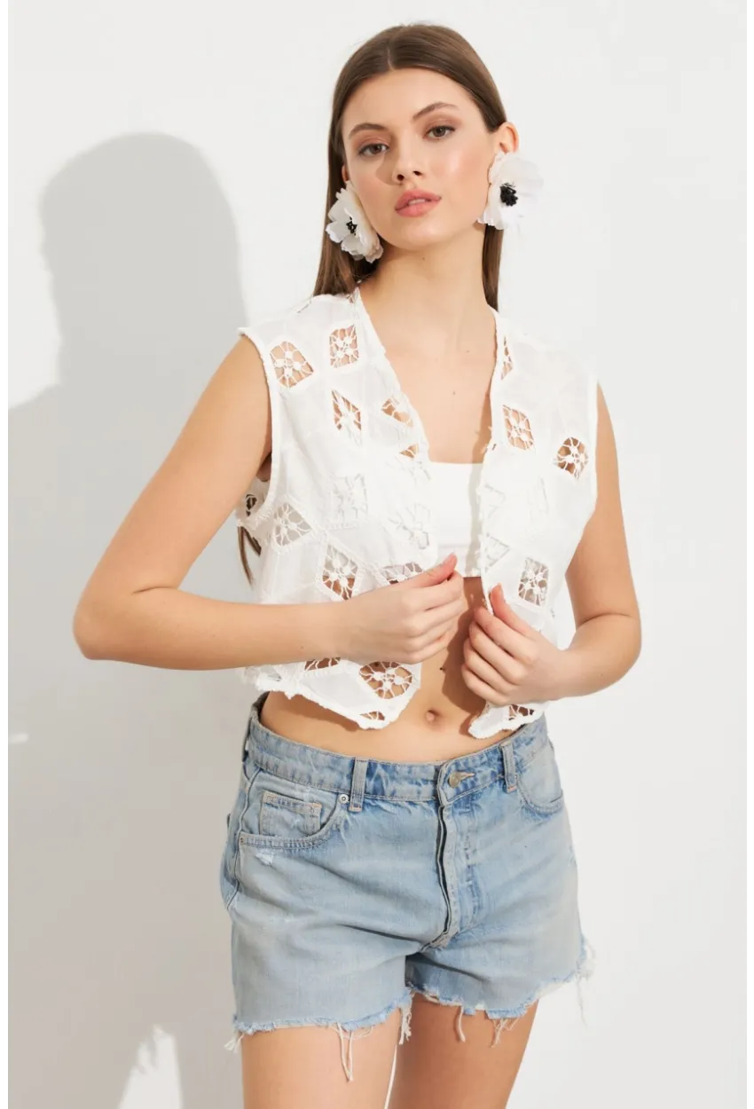 Kadın Beyaz Nakışlı Crop Yelek ZH110