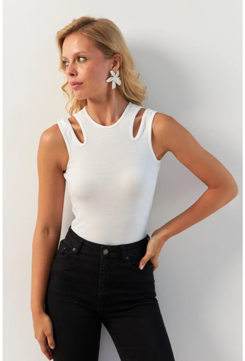 Kadın Beyaz Omuz Pencereli Bluz MK20