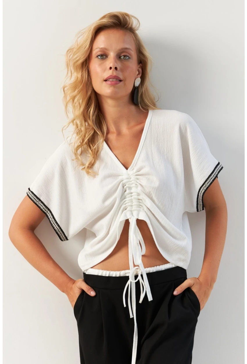 Kadın Beyaz Önü Büzgülü Bluz XL2039