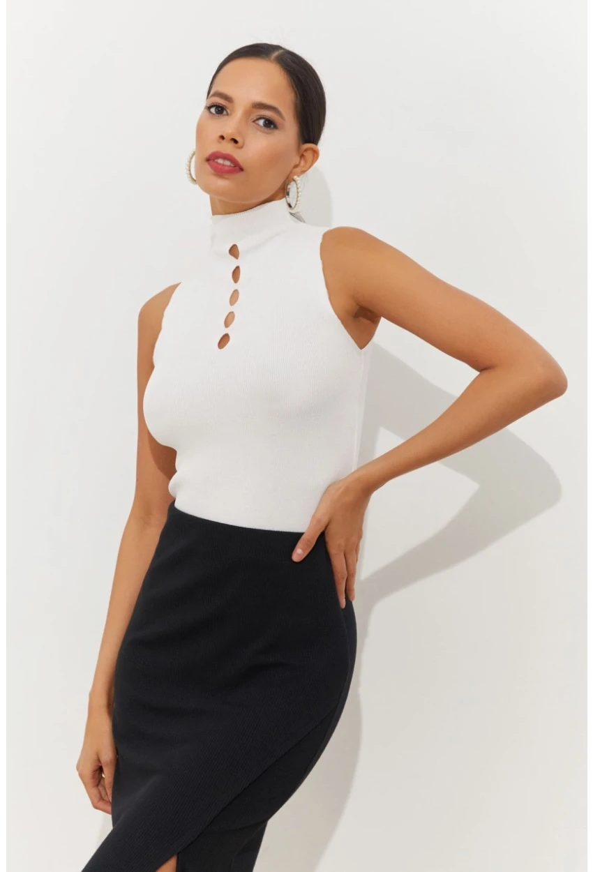 Kadın Beyaz Önü Damla Kolsuz Triko Bluz YV112