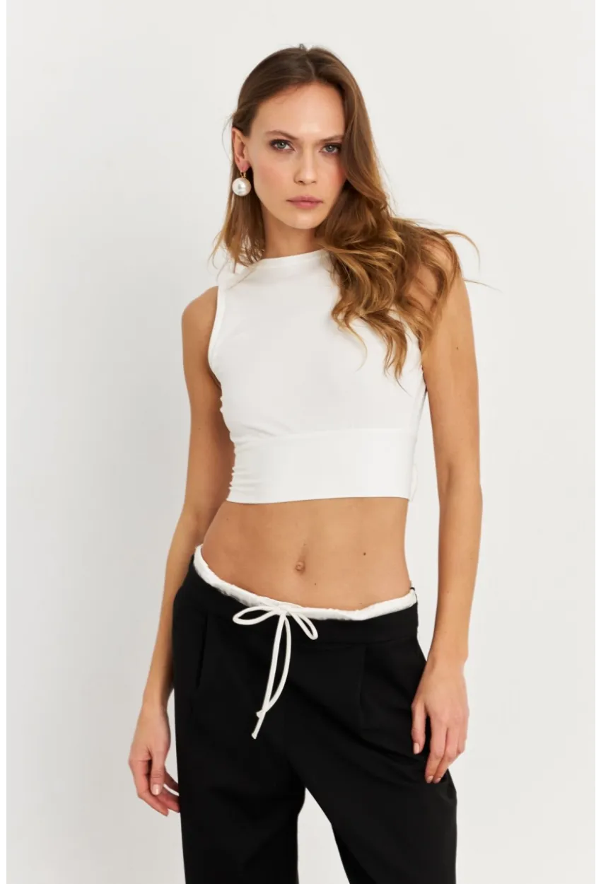 Kadın Beyaz Sırt Bağlamalı Crop Bluz EY2733