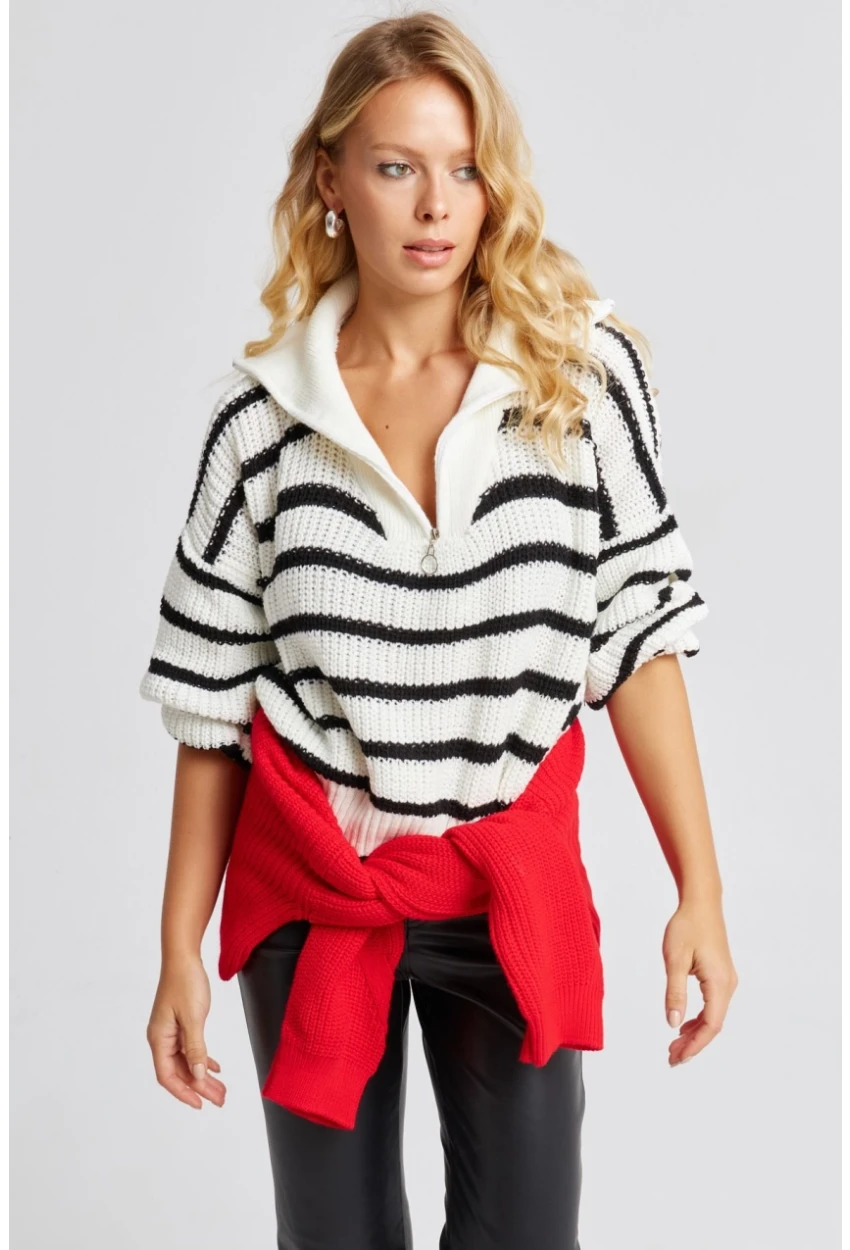 Kadın Beyaz-Siyah Fermuarlı Çizgili Kazak MSS133