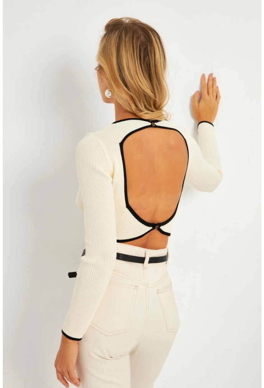 Kadın Beyaz-Siyah Sırtı Açık Bluz YV270