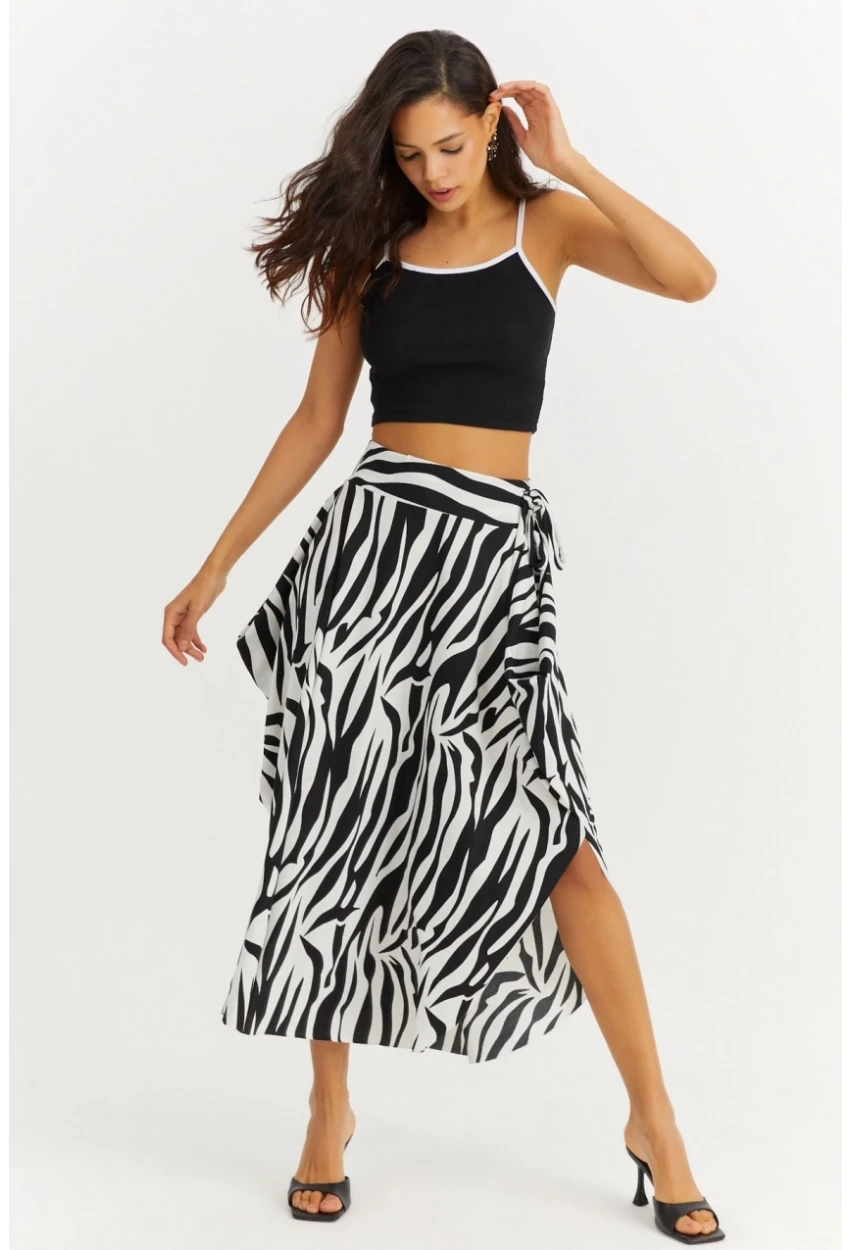 Kadın Beyaz Zebra Desenli Asimetrik Etek LV81