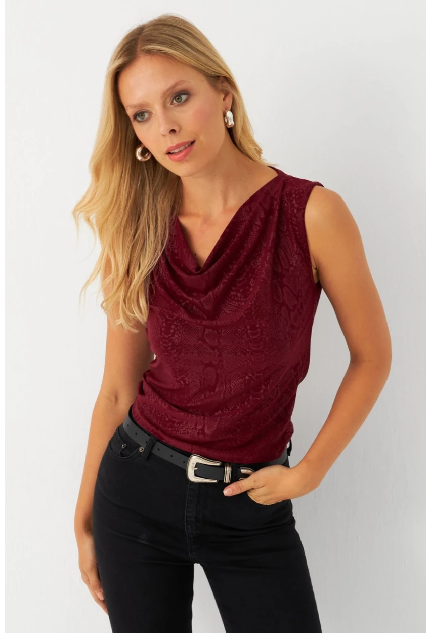 Kadın Bordo Degaje Yaka Kolsuz Bluz LPP1297