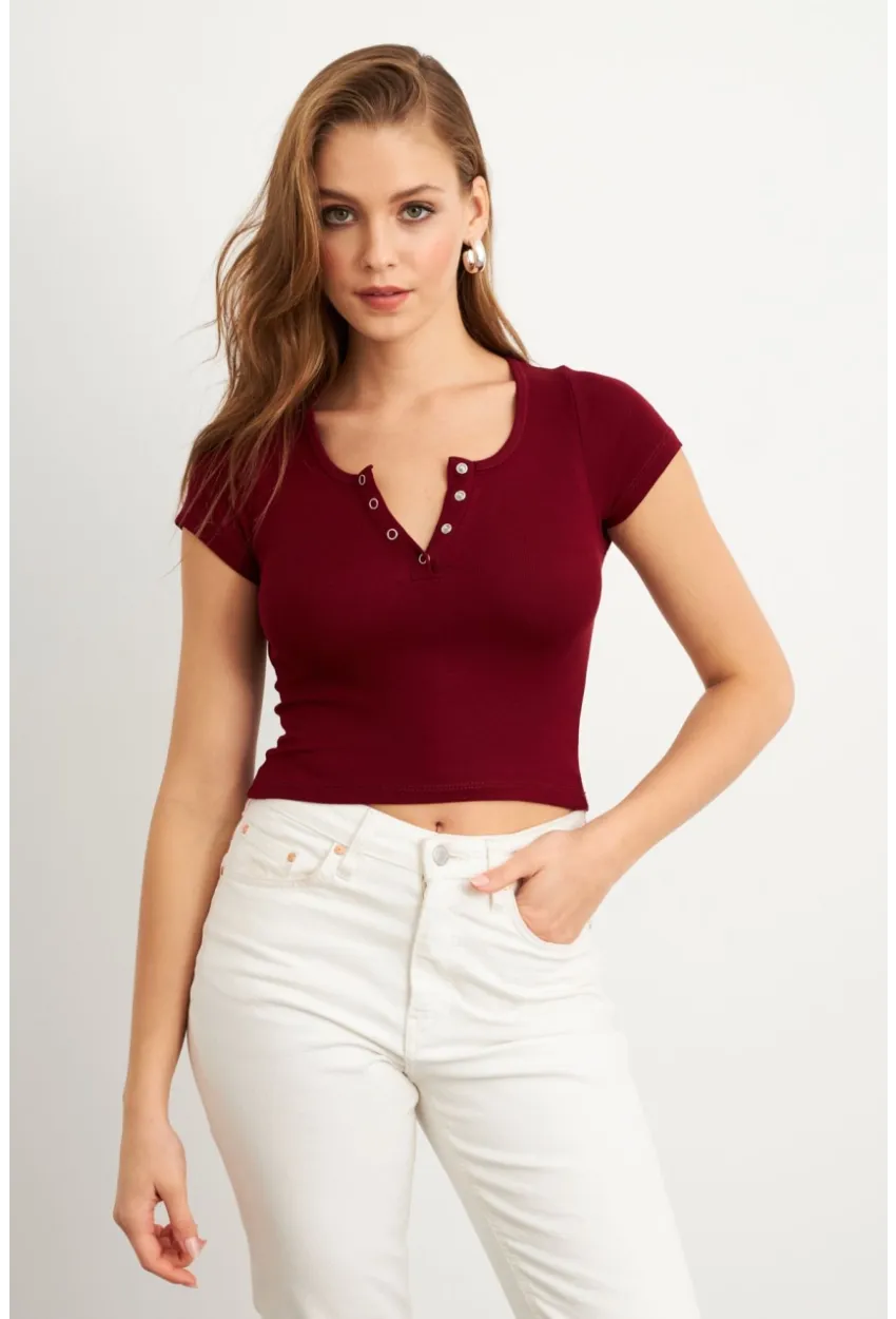 Kadın Bordo Önü Düğmeli Basic T-Shirt TOP07