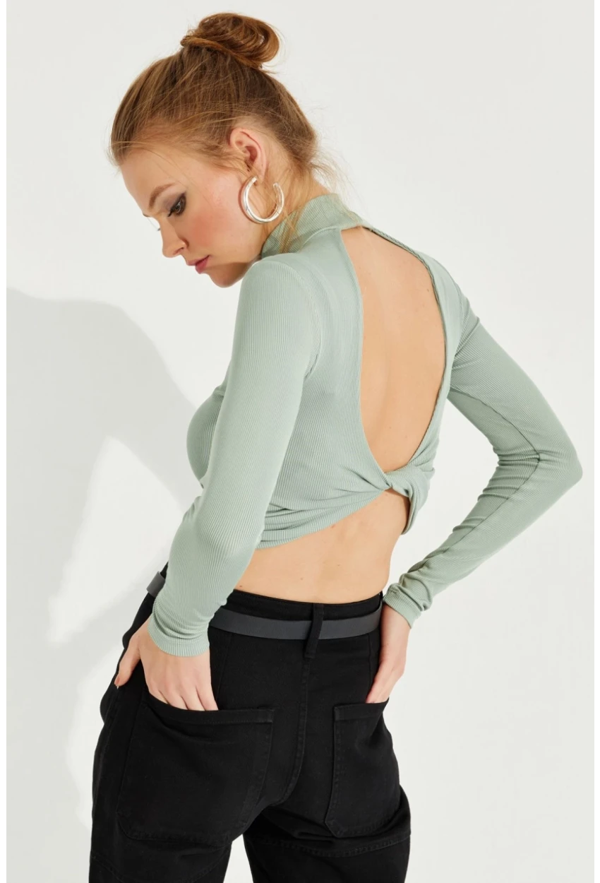 Kadın Çağla Yeşili Sırtı Düğümlü Kaşkorse Crop Bluz AYD254