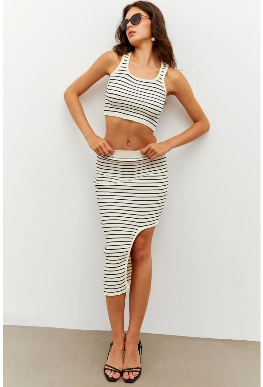 Kadın Ekru Çizgili Yırtmaçlı Alt Üst Takım KZ2468
