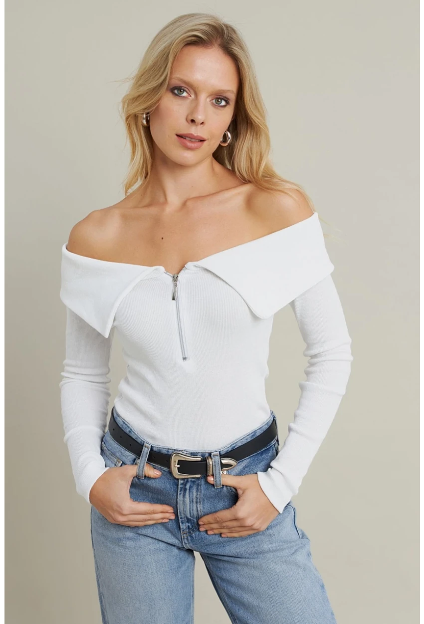 Kadın Ekru Fermuarlı Madonna Yaka Bluz EY2559