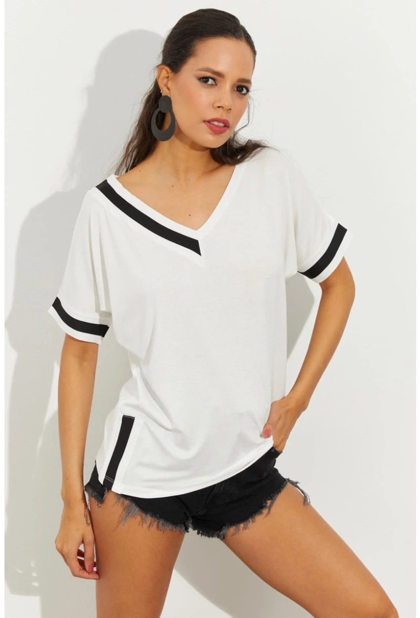 Kadın Ekru Kontrast T-Shirt ST396