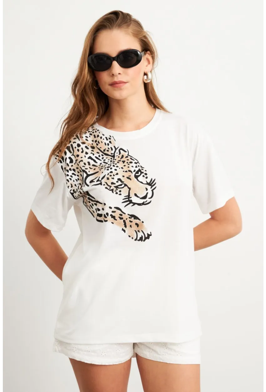 Kadın Ekru Leopar Baskılı T-Shirt FİR2137