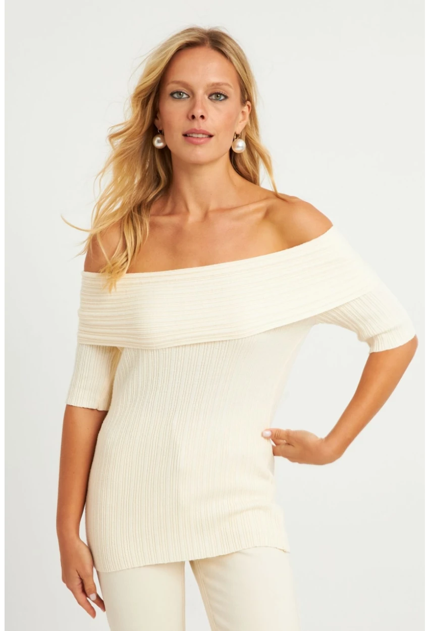 Kadın Ekru Madonna Yaka Triko Bluz KZ538