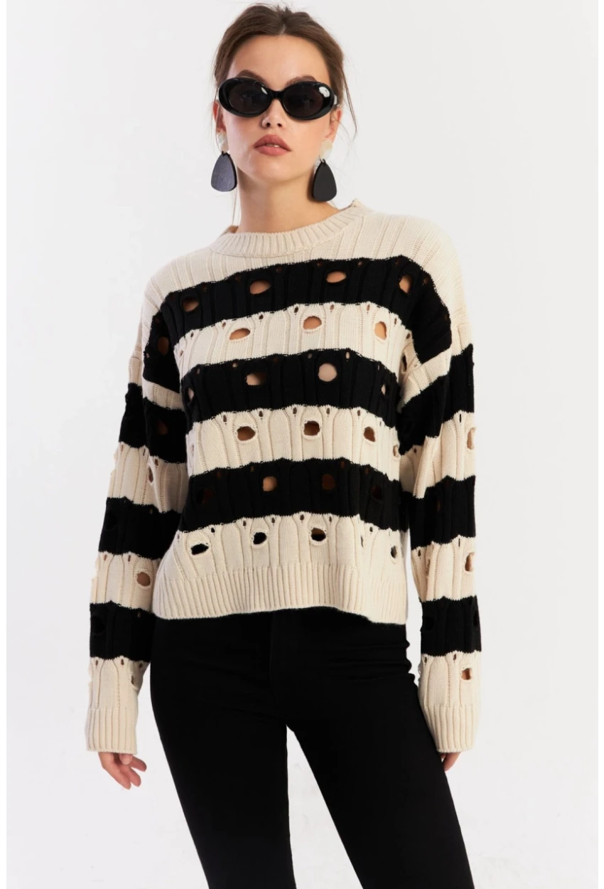 Kadın Ekru-Siyah Çizgili Yırtık Triko Kazak PP2342