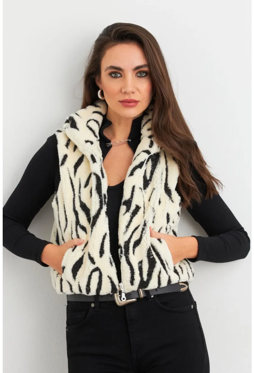 Kadın Ekru-Siyah Peluş Desenli Kısa Yelek ELT1118