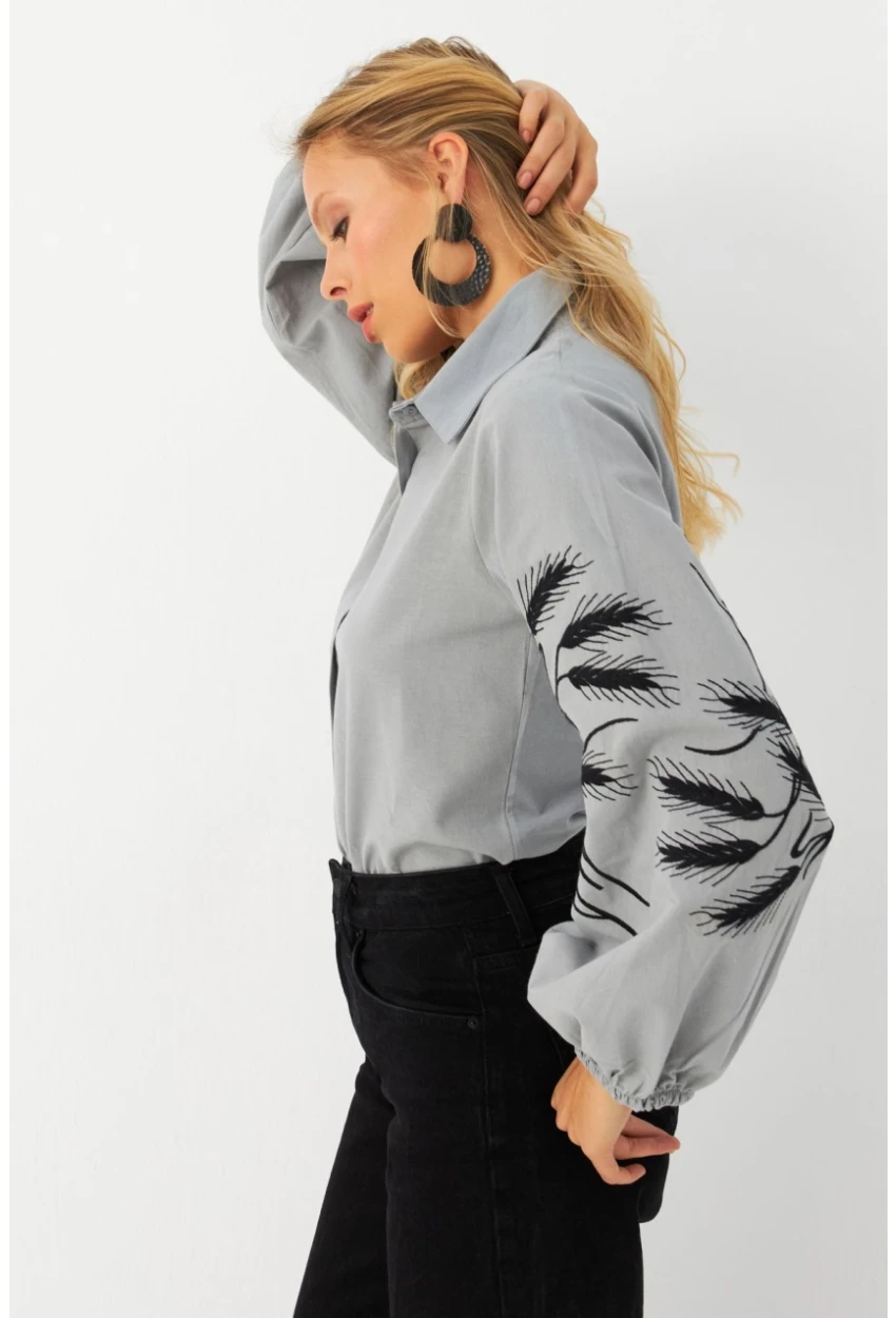 Kadın Gri Nakışlı Balon Kol Gömlek MQS5603
