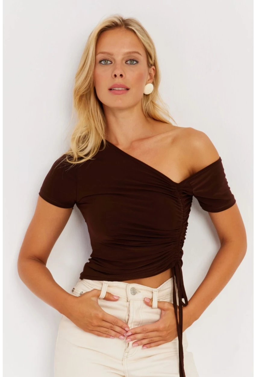 Kadın Kahverengi Asimetrik Yaka Asansörlü Bluz GÇ162