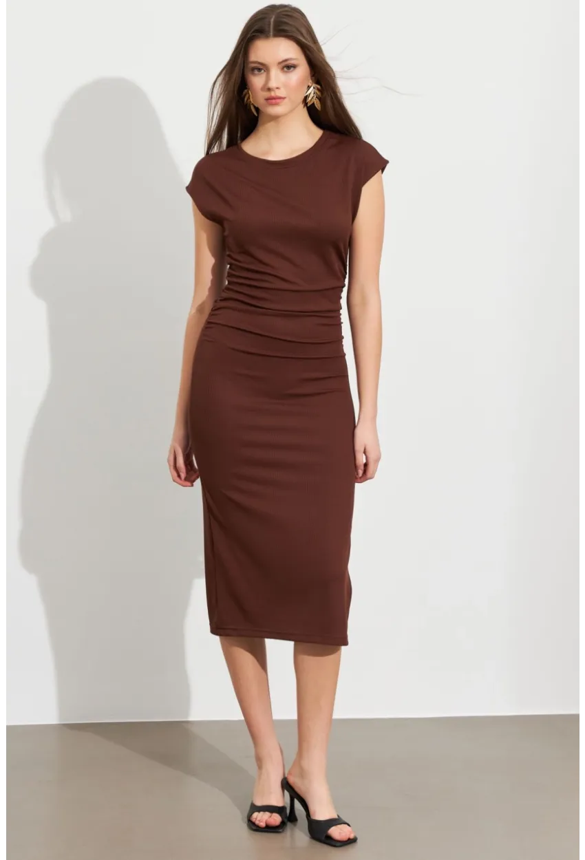 Kadın Kahverengi Büzgülü Midi Elbise MK38