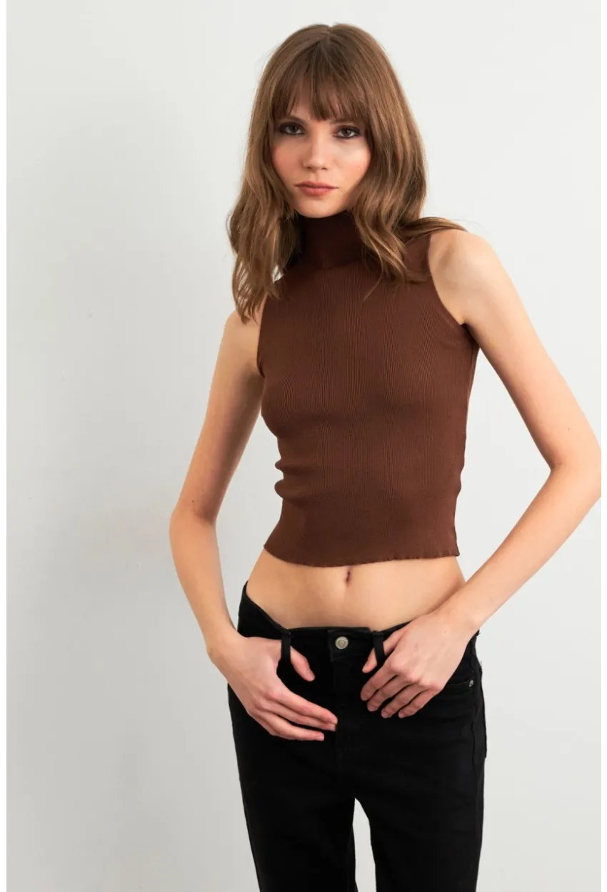 Kadın Kahverengi Triko Kolsuz Bluz YV305