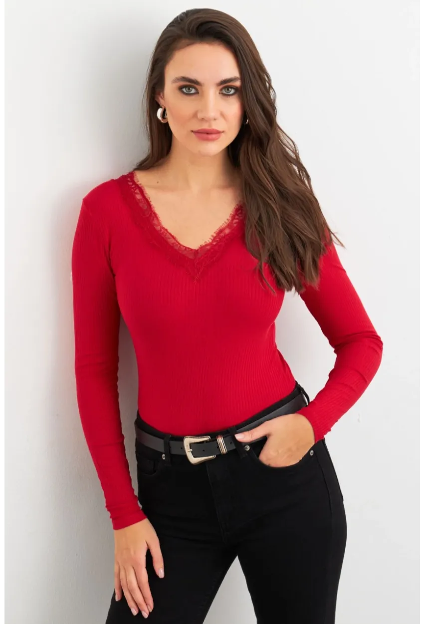 Kadın Kırmızı Ön Arka V Dantelli Bluz AYD406