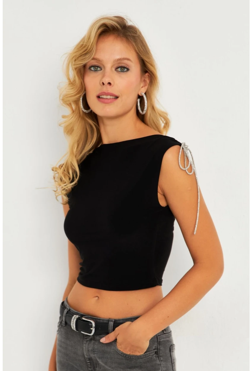 Kadın Siyah Aksesuarlı Crop Bluz GÇ186