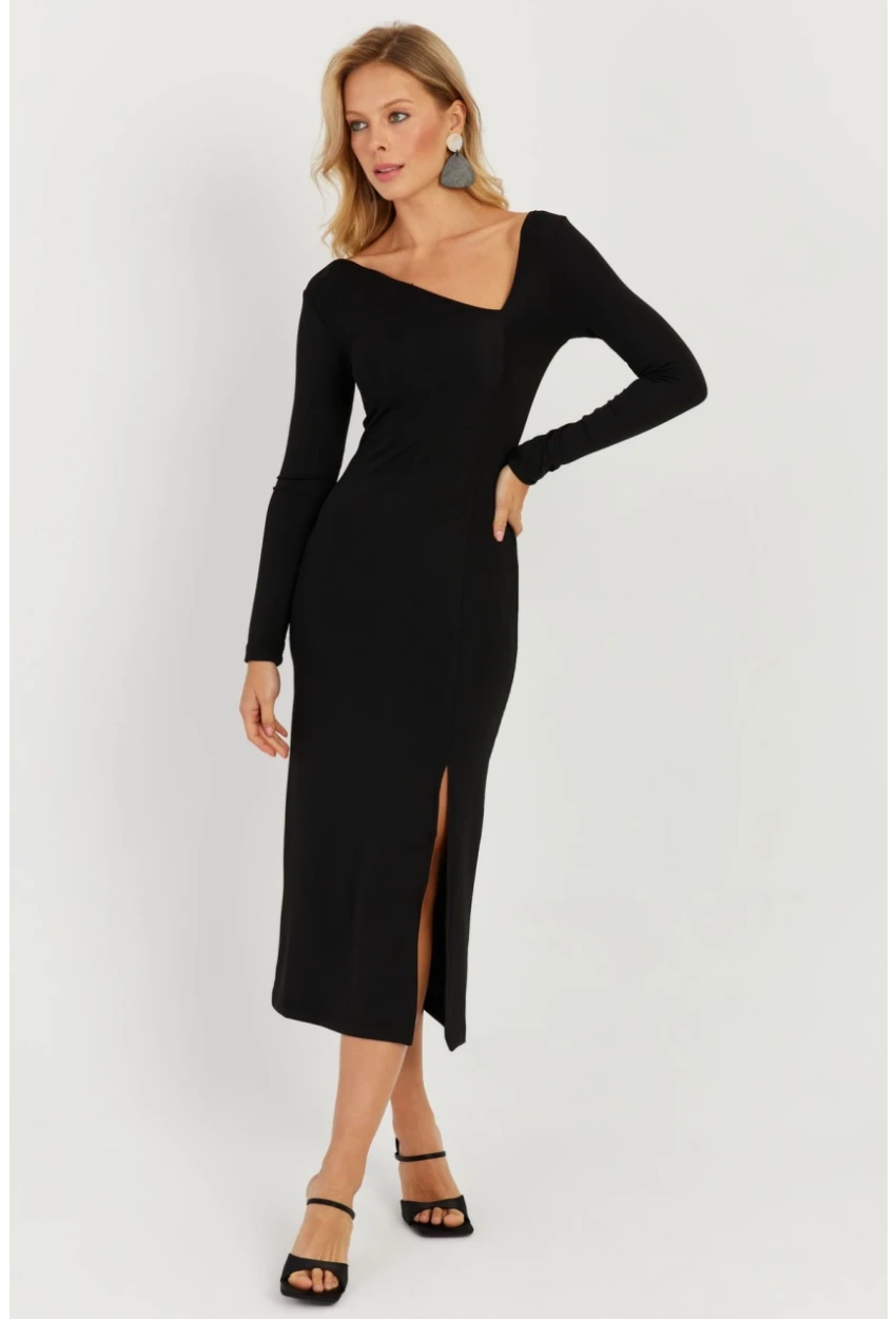 Kadın Siyah Asimetrik Yaka Yırtmaçlı Midi Elbise EY2708
