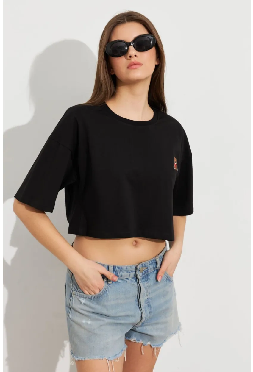Kadın Siyah Ayıcık Nakışlı Crop T-Shirt ATS8700